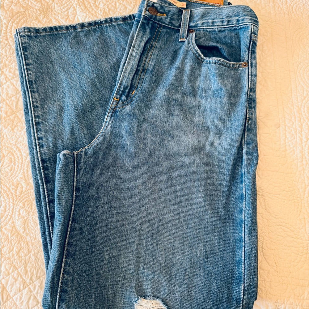 Levi's High Rise Medium Wash Distressed Blue Jeans